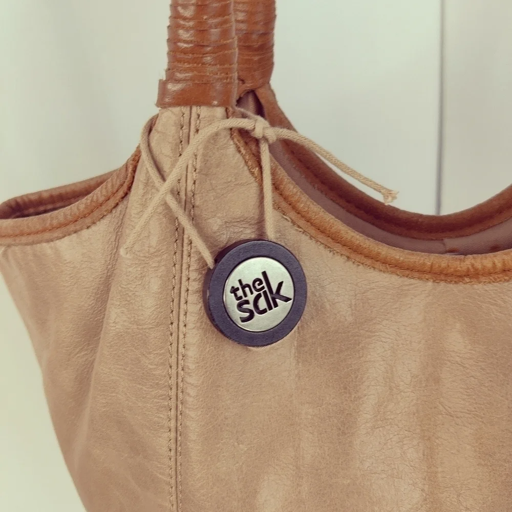 THE Sak 'Fernwood' Hobo Shoulder Bag in Tan & Red Leather Double Leather Strap